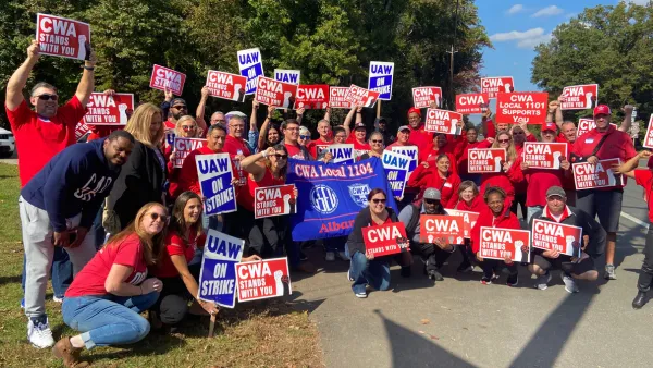 d1_news_oct_2023_-_bgny_at_uaw_picket_2.png.webp